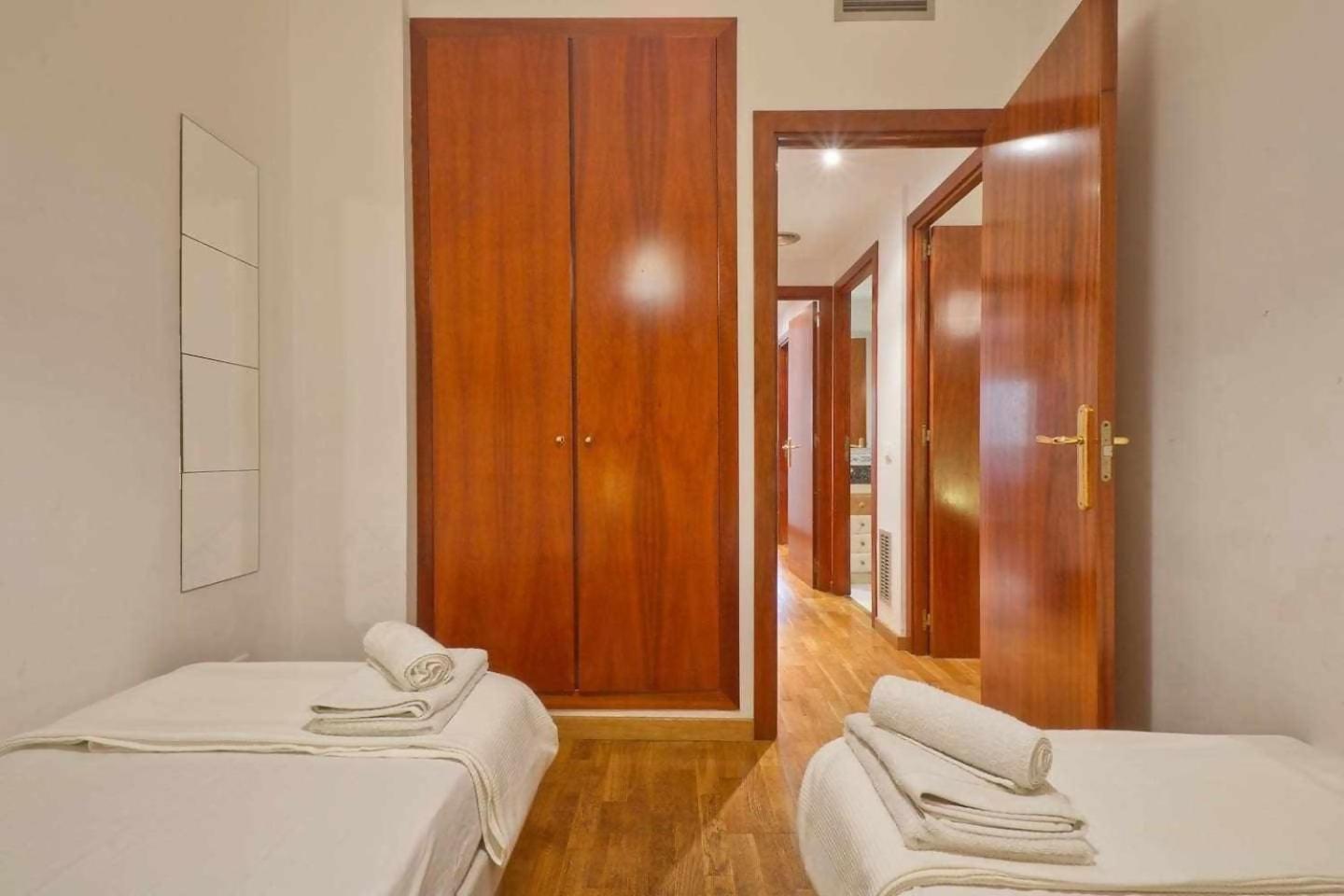 Comfortable 4 Rooms 2Bath W Balcony Barcellona Esterno foto