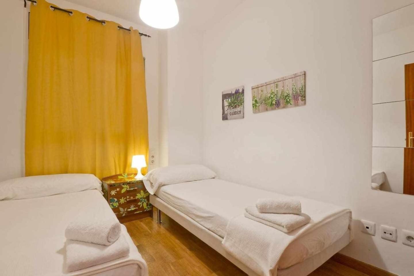 Comfortable 4 Rooms 2Bath W Balcony Barcellona Esterno foto